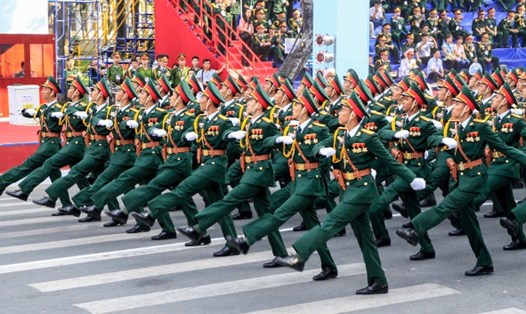 Lực lượng quân đội tham gia tổng duyệt diễu binh, diễu hành năm 2015 (Ảnh: VOH)