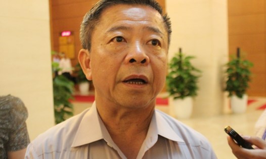 Ông Võ Kim Cự trả lời phỏng vấn của báo Lao Động bên lề kỳ họp thứ 1, QH khóa 14 (Ảnh: Xuân Hải)