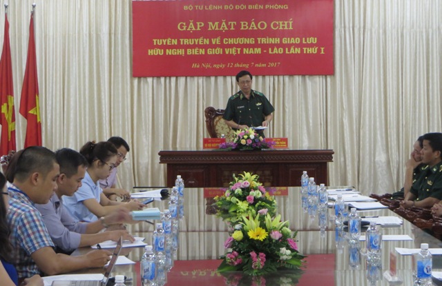 Thiếu tướng Nguyễn Tiến Thắng - Chủ nhiệm Chính trị Bộ đội Biên phòng phát biểu tại buổi gặp mặt. Ảnh: N.Nhung