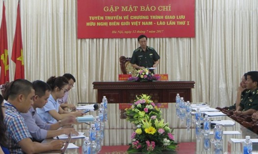 Thiếu tướng Nguyễn Tiến Thắng - Chủ nhiệm Chính trị Bộ đội Biên phòng phát biểu tại buổi gặp mặt. Ảnh: N.Nhung