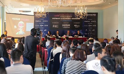 Quang cảnh họp báo công bố sự kiện EDM của VinaPhone.