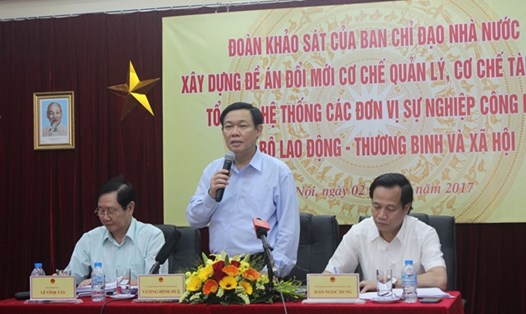 Phó Thủ tướng Vương Đình Huệ phát biểu tại buổi làm việc. Ảnh PV