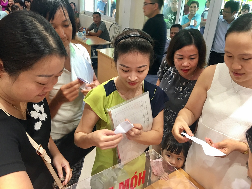 Quy trình bốc thăm diễn ra thuận lợi, công khai, minh bạch. Ảnh: Thảo Anh