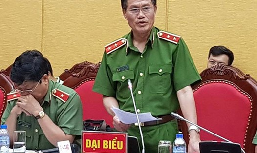 Trung tướng Đỗ Kim Tuyến trả lời câu hỏi của PV. Ảnh: Cao Nguyên.