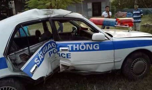 Xe tuần tra của CSGT Công an Quảng Ninh gặp nạn khi truy đuổi các đối tượng vận chuyển ma túy. Ảnh: CAQN