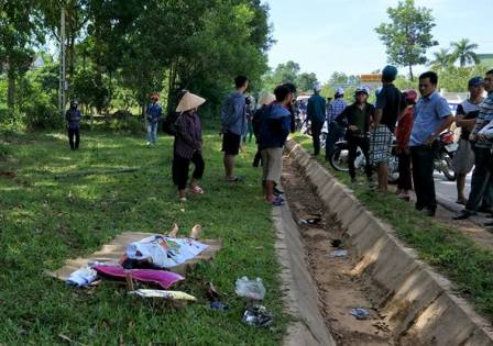 Hiện trường vụ tai nạn khiến một nữ sinh tử vong tại chỗ. Ảnh: CTV