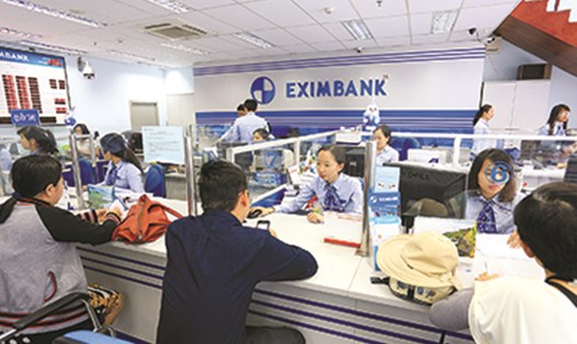 Eximbank đã phải dành tới 70% lợi nhuận năm vừa qua để trích lập dự phòng. Ảnh: Vi An