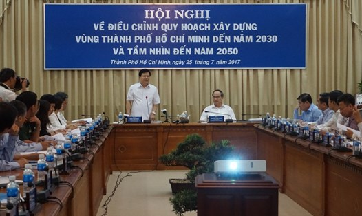 Phó Thủ tướng Trịnh Đình Dũng phát biểu chỉ đạo hội nghị.   Ảnh: M.Q