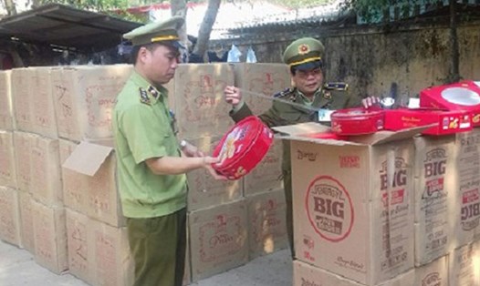  Cơ quan chức năng Lạng Sơn thu giữ 1.000 hộp bánh quy nghi là hàng giả hôm 3.1. 
