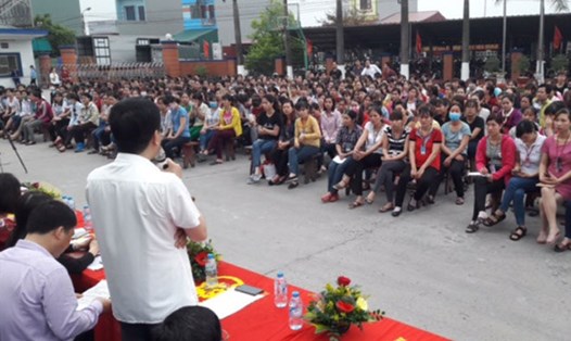 LĐLĐ tỉnh Hải Dương tổ chức đối thoại về BHXH với CNLĐ Cty TNHH giày Panta (Bình Giang). Ảnh: D.T