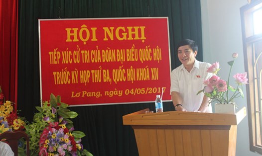 Chủ tịch Tổng LĐLĐVN Bùi Văn Cường phát biểu trong buổi tiếp xúc cử tri tại huyện Mang Yang (Gia Lai). Ảnh: Đ.V