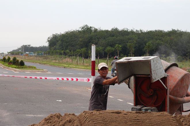 Người dân vùng dự án đa phần là nông dân, công nhân và chưa qua đào tạo. Ảnh: H.A.C