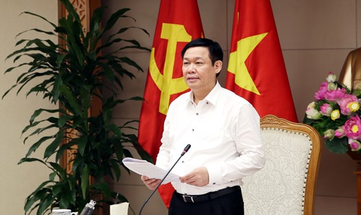 Phó Thủ tướng Vương Đình Huệ chỉ đạo cuộc họp.