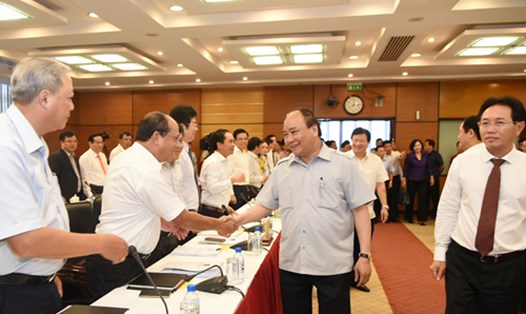 Thủ tướng Nguyễn Xuân Phúc đến làm việc với Tập đoàn Dầu khí Việt Nam. Ảnh: VGP