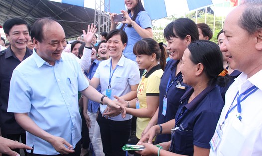 Thủ tướng gặp gỡ, giao lưu với công nhân lao động tại Đồng Nai ngày 30.4.2016. Ảnh: P.V