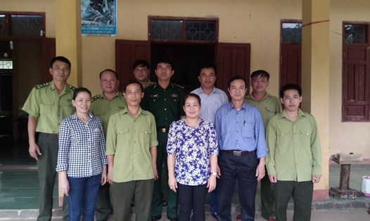 Đoàn công tác của Liên đoàn Lao động huyện Lệ Thủy (tỉnh Quảng Bình) lên công tác tại đơn vị. Ảnh: N.H.C
