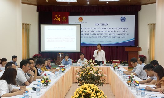 Phó Tổng Giám đốc BHXH VN Trần Đình Liệu phát biểu tại hội thảo. Ảnh: H.N