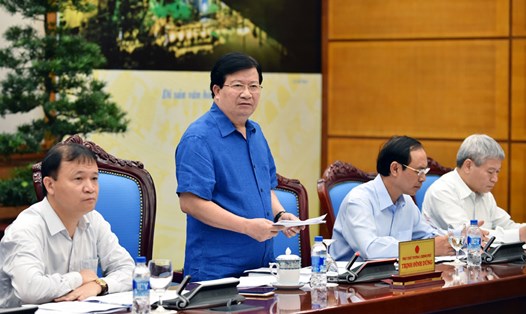  Phó Thủ tướng Trịnh Đình Dũng phát biểu chỉ đạo tại cuộc họp. Ảnh: N.B