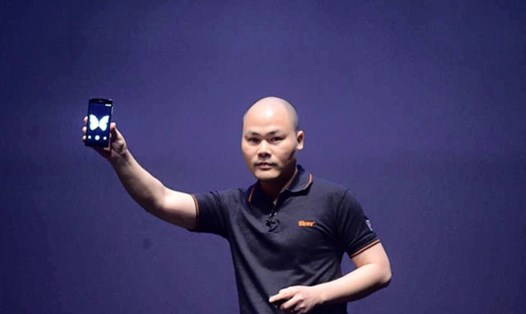 CEO Bkav Nguyễn Tử Quảng trong buổi ra mắt Bphone hồi năm 2015. Ảnh: Genk.