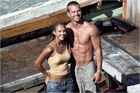 Paul và Jessica Alba là bộ đôi ngôi sao của phim Into The Blue (2005).