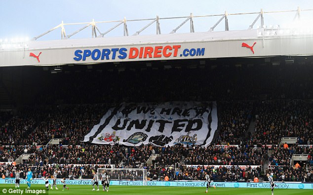 Sân St James Park sẽ lại được hít thở bầu không khí của Premier League. Ảnh: Getty.