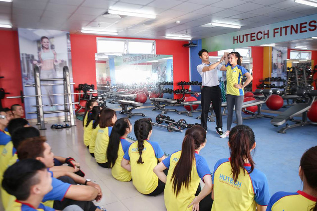 clb gym hutech thu hút đông đảo sinh viên tham gia.