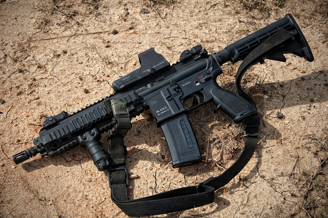 Heckler & Koch HK416 là một khẩu súng cải tiến từ Colt M4, bên cạnh việc khắc phục những nhược điểm vốn có, HK416 còn được kế thừa thiết kế của những mẫu súng trường tấn công thành công khác.